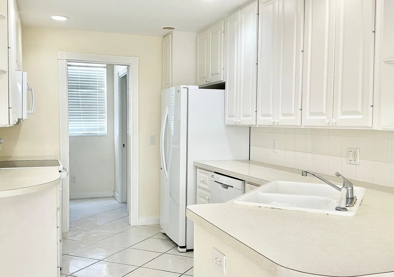 3 bed, 2.5 bath, 1500 sqft, $2,950 — Photo 2