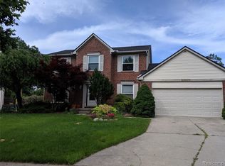 25871 Trestle, Novi, MI 48375