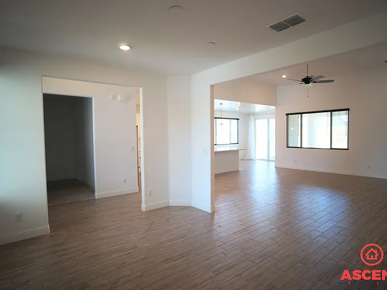 3208 Blue Creek Ln — Photo 4