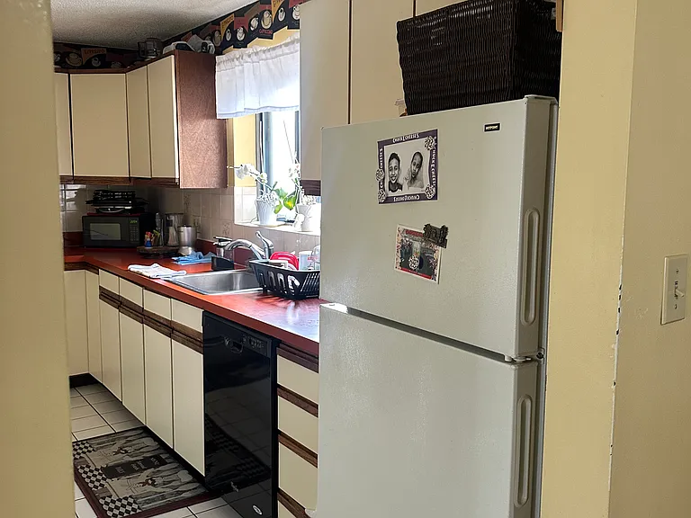 292 Salem St #201 — Photo 14