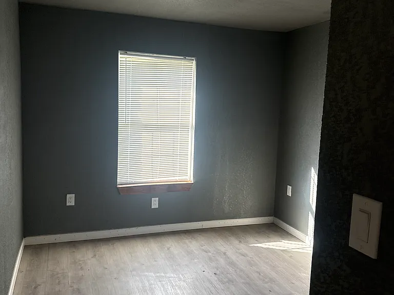 844 Cleardale Dr — Photo 8