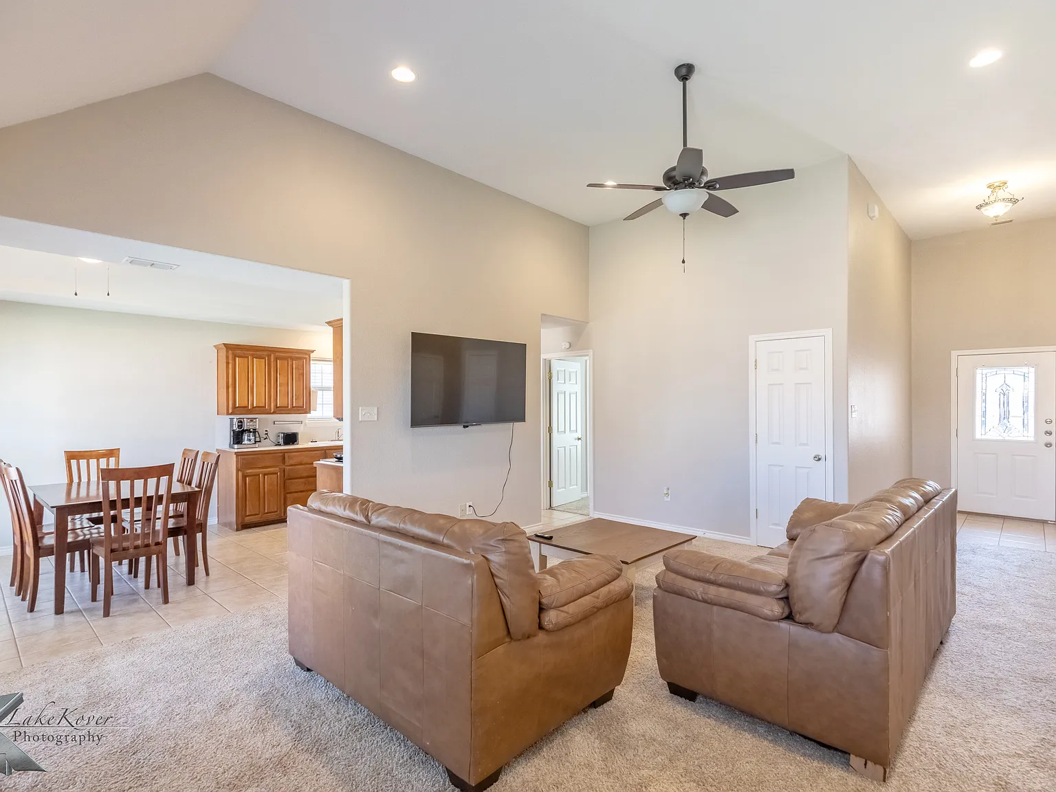 4 bed, 1895 sqft, $4,500 — Photo 3
