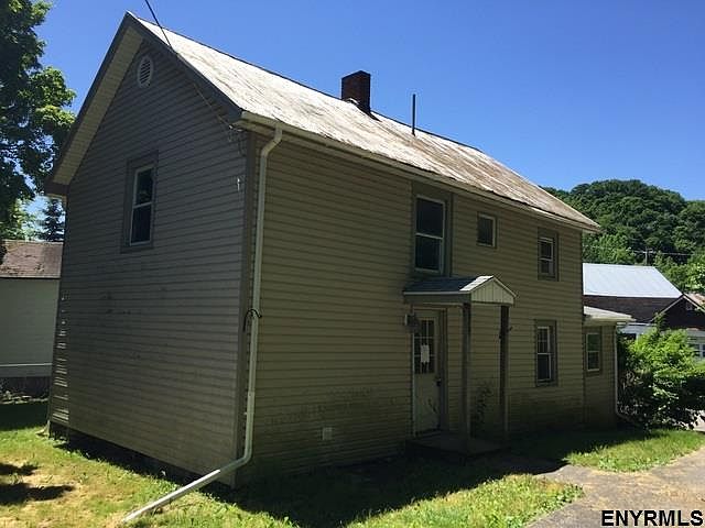 1st image of 6 Veeder St