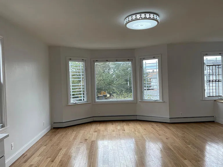 14-11 115th St #2 — Photo 3