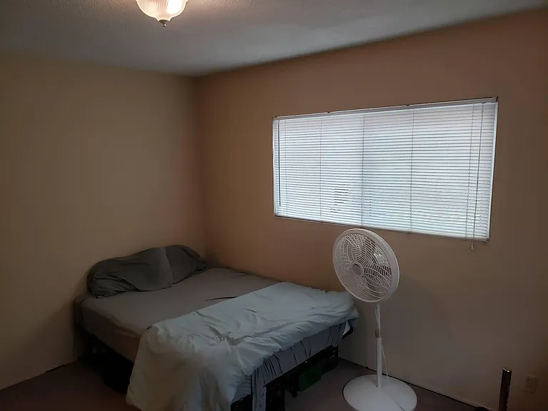 1745 Orizaba Ave #B — Photo 10