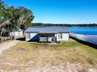 102 Benjamin Dr, Hawthorne, FL 32640