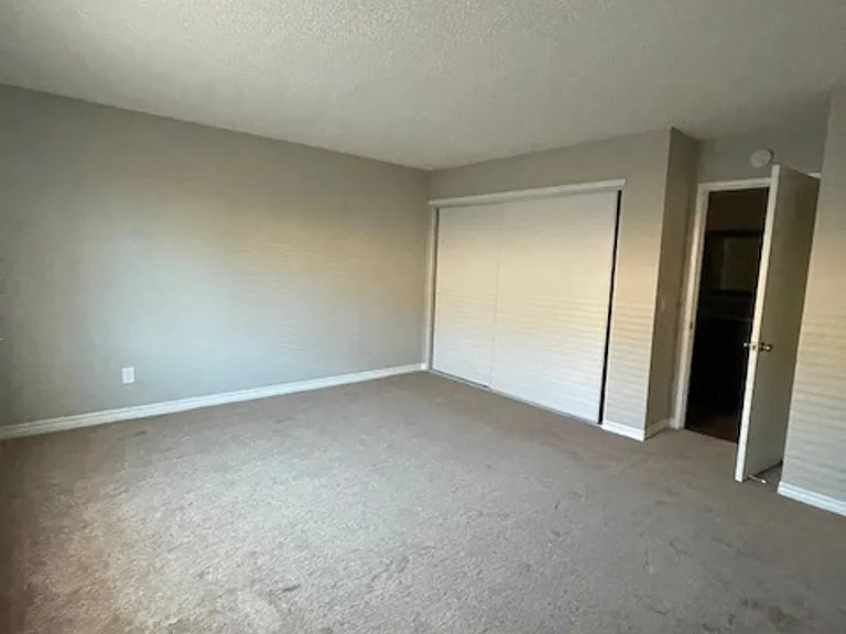 7042 Fenway Dr — Photo 9
