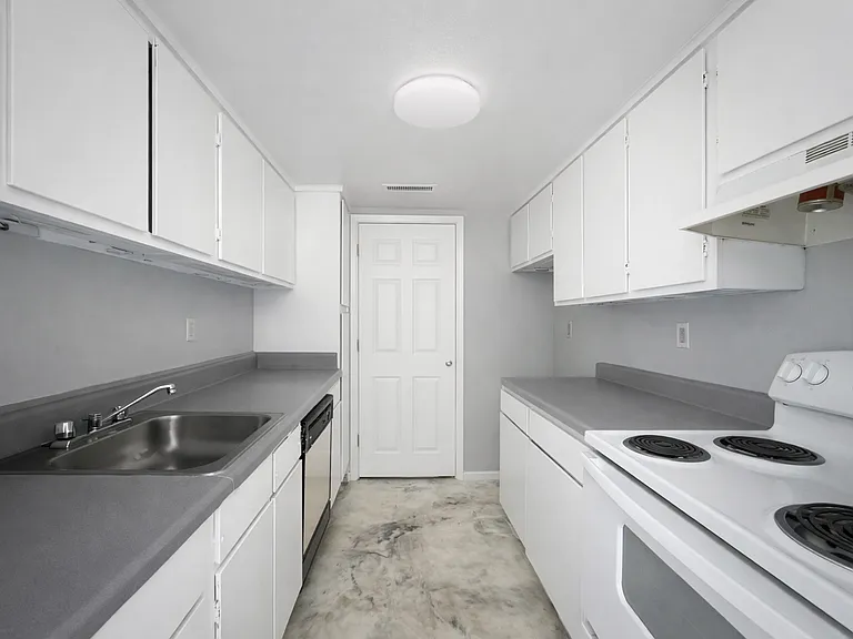 Bellwood Haven Apartment Community — Photo 9