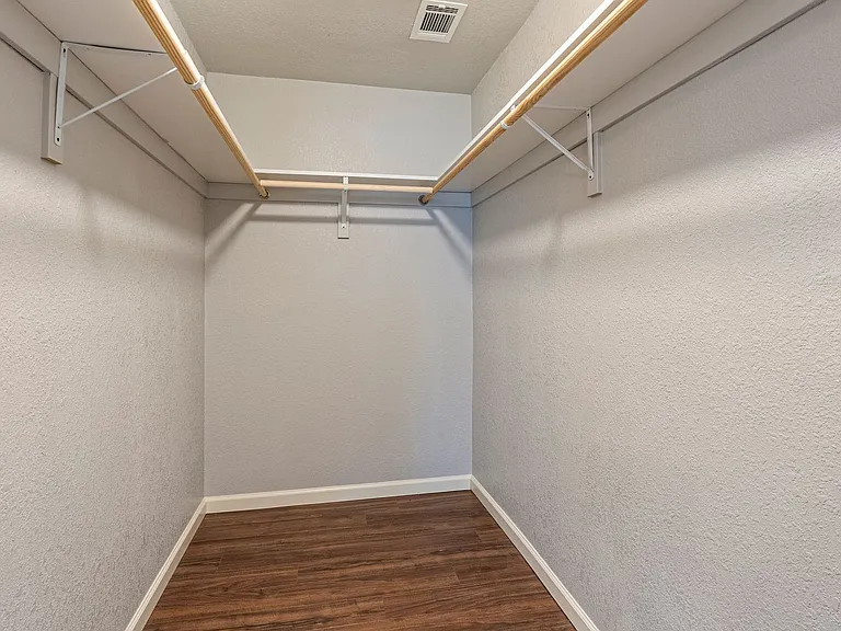 5708 Blythewood Dr — Photo 13