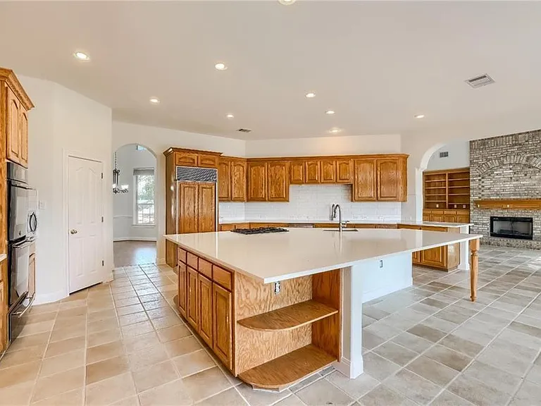 9909 Pickfair Dr — Photo 10