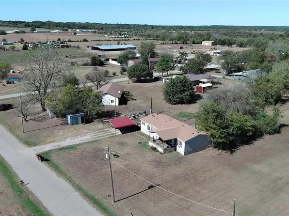 514 Jerry Lane St, Maud, OK 74854