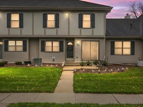 24945 Auburn Ln, Southfield, MI 48033