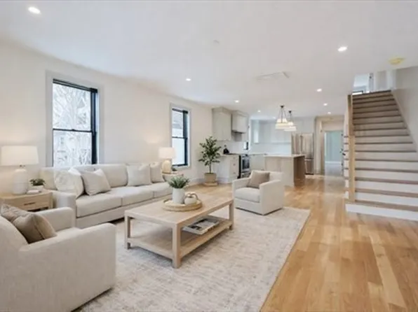 68 Rowe St #4, Roslindale, MA 02131