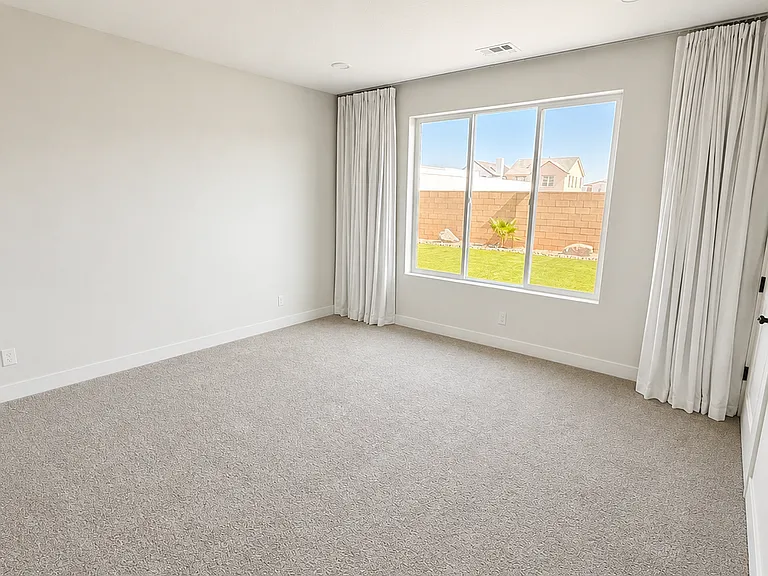 626 W Cedar Hill Dr — Photo 1