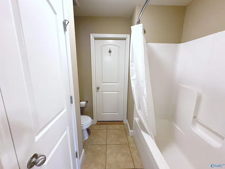 126 Windridge Way SW — Photo 33