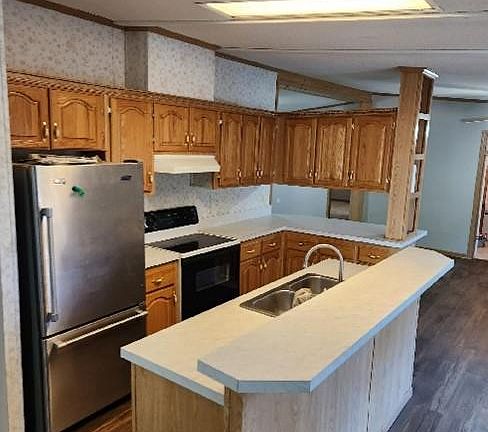 Kitchen with Bar area - New Counters 2023