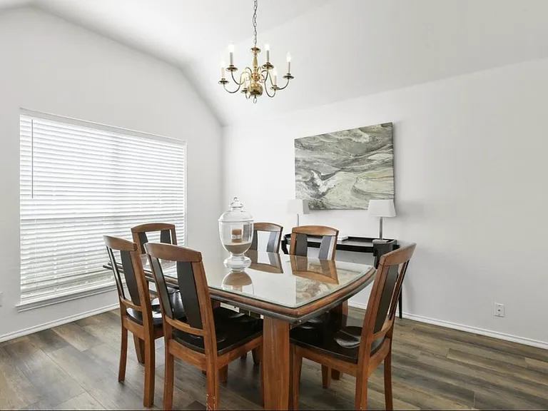 1805 Country Ct — Photo 10