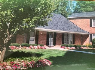 1750 Tiverton Rd UNIT 28, Bloomfield Hills, MI 48304