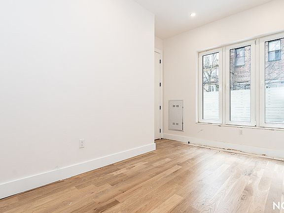 5th image of 103 Moore St #1H