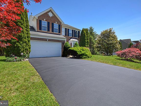 2nd image of 438 Sawgrass Dr