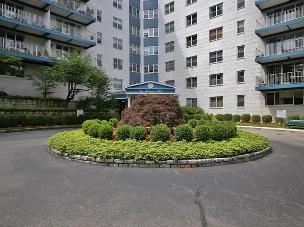 499 N Broadway #5L, White Plains, NY 10603