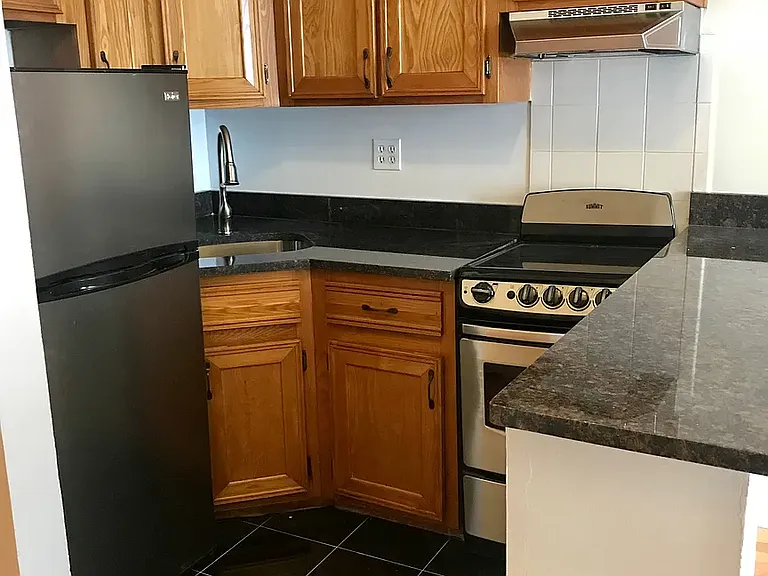 908 Amsterdam Ave #5C — Photo 3