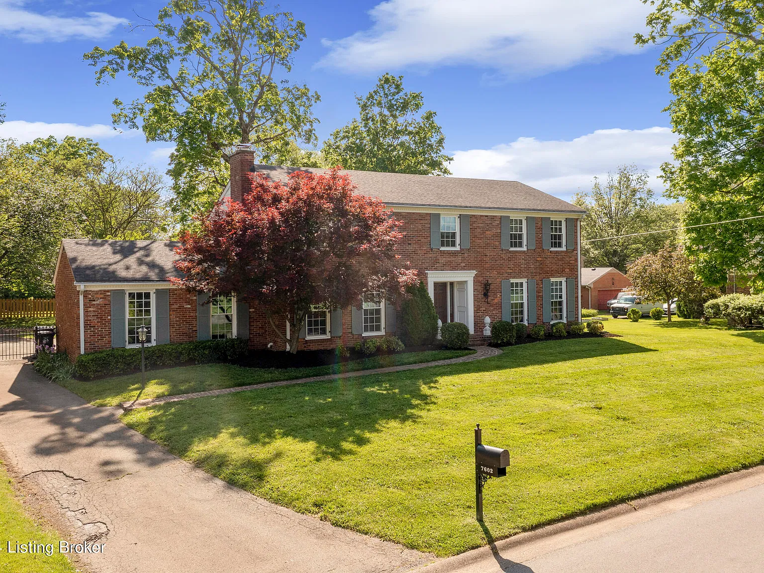 4 bed, 2.5 bath, 4122 sqft, $3,500 — Photo 4