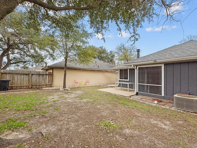 9306 Crescent Moon Dr — Photo 26