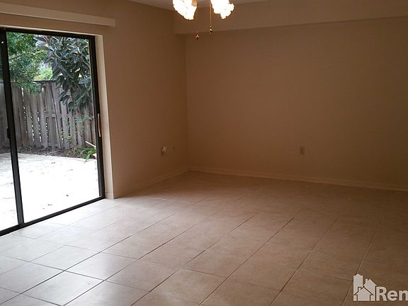3rd image of 5273 Middle Ct