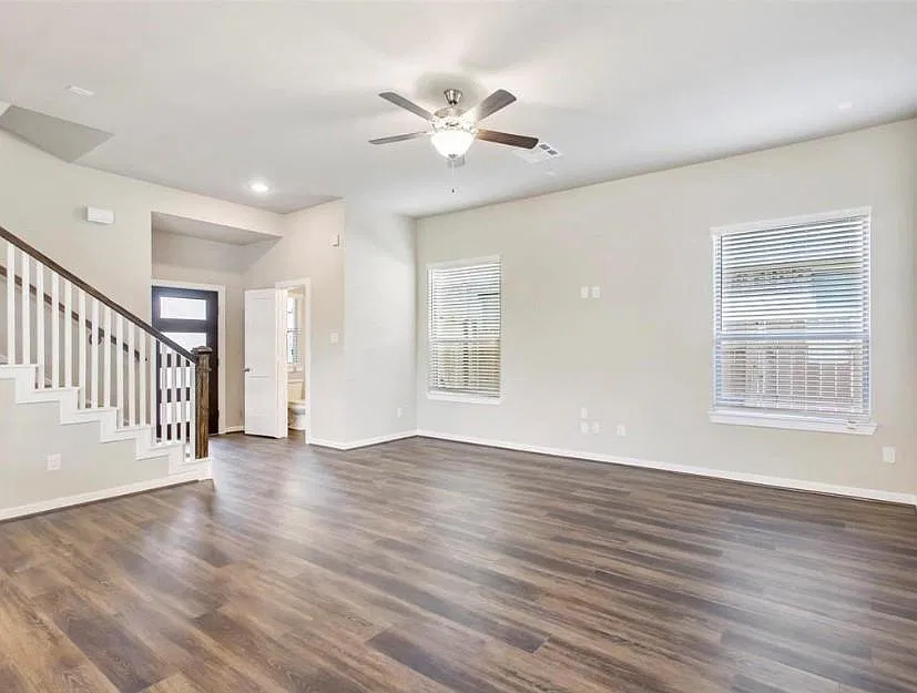 4 bed, 2.5 bath, 2282 sqft, $2,500 — Photo 3