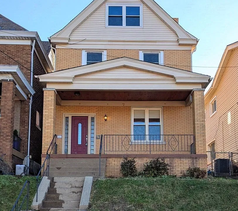 303 Labelle St