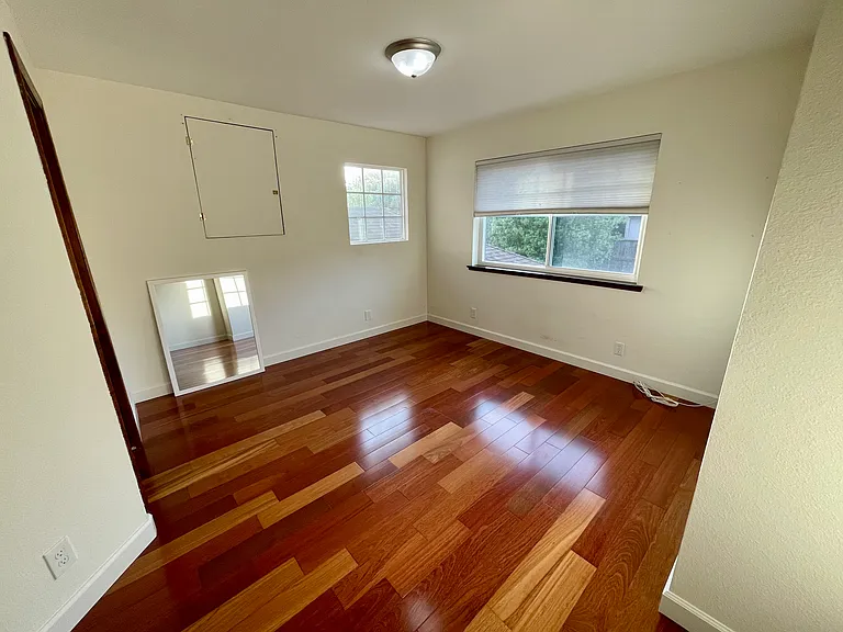 2 Greenbrier Ct — Photo 23