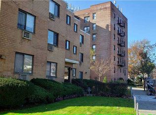 170-20 Crocheron Ave #304, Flushing, NY 11358