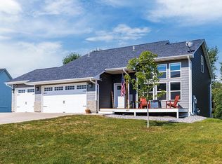 459 Alaska Loop, Cambridge, MN 55008