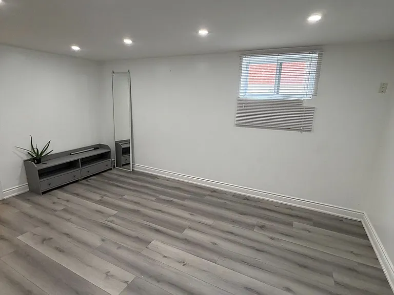 34 Ludgate Dr #BASEMENT — Photo 6