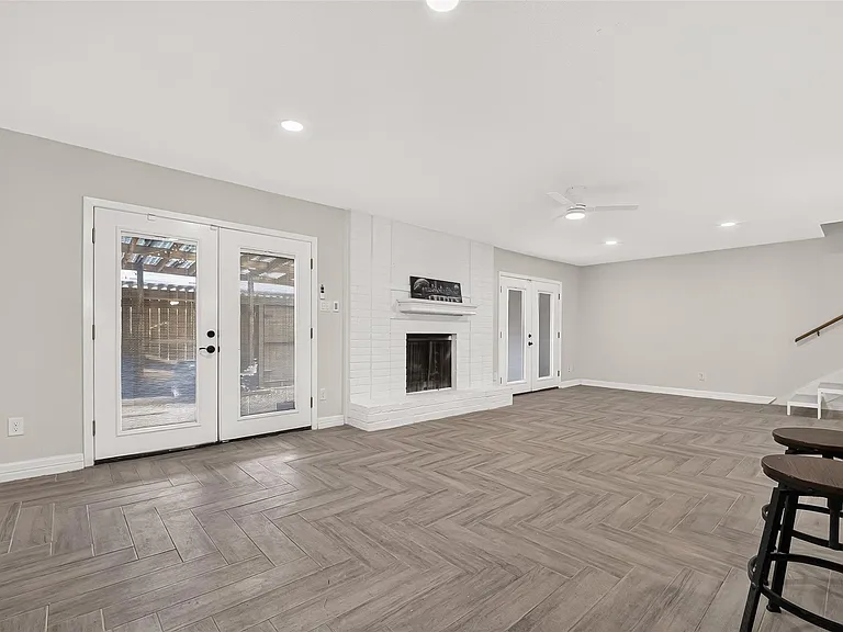 10383 Briar Forest Dr — Photo 8