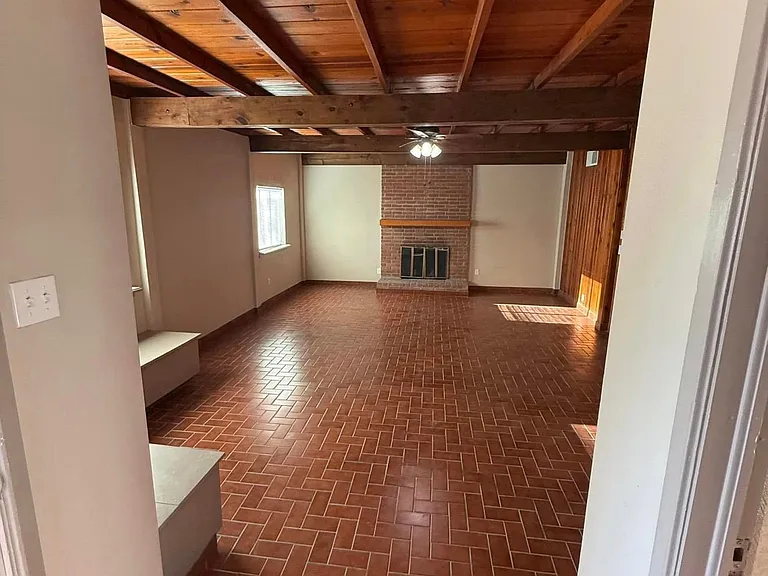 8029 Floyd Way — Photo 3