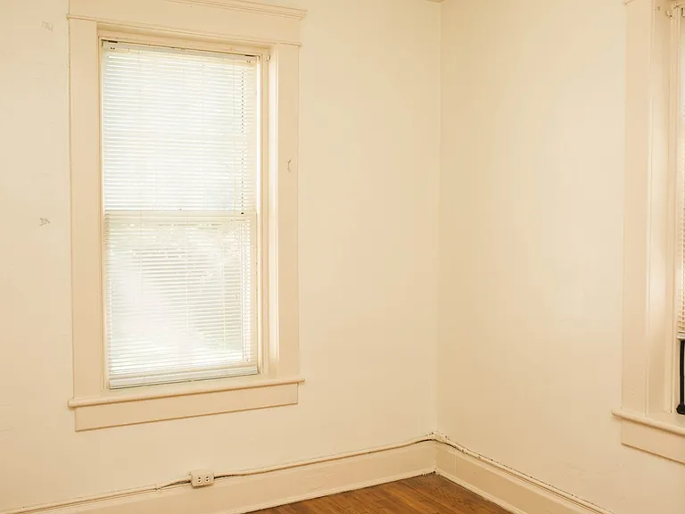 1409 Grady Ave — Photo 4