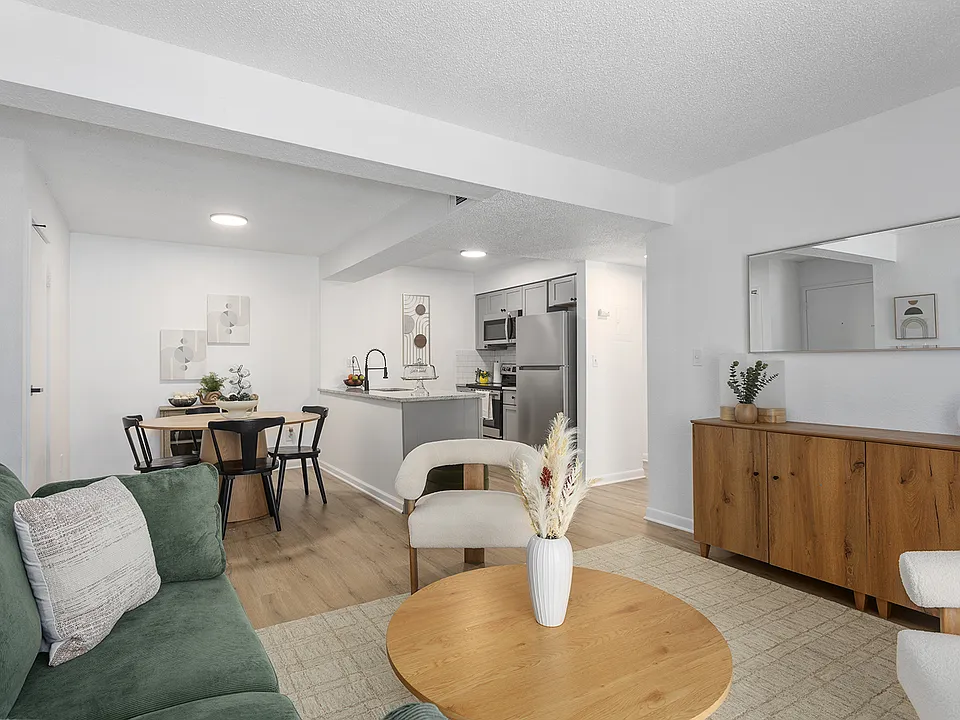 Robin Hill Apartments