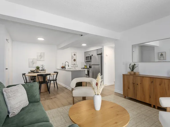 Robin Hill Apartments