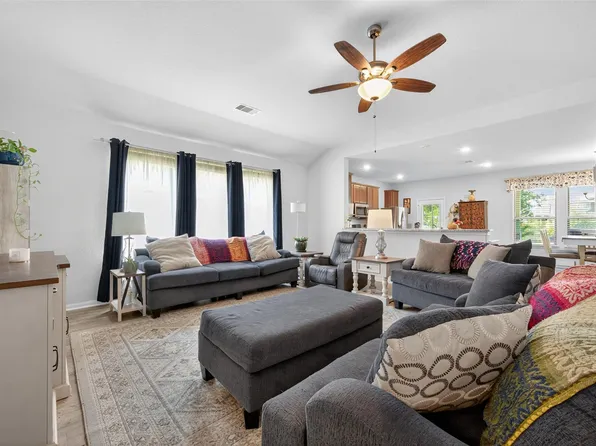 6207 Twin Fawns Dr, Conroe, TX 77303