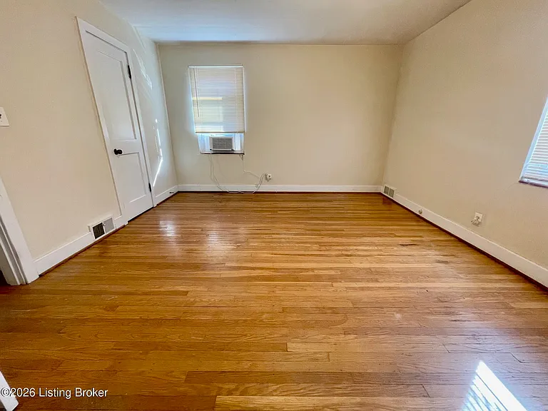 210 Breckenridge Ln #3 — Photo 4