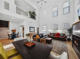 609 Atlanta St SE, Gravette, AR 72736