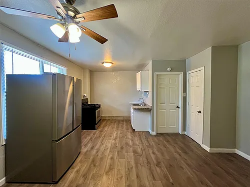 2705 Lorraine St Photo 1