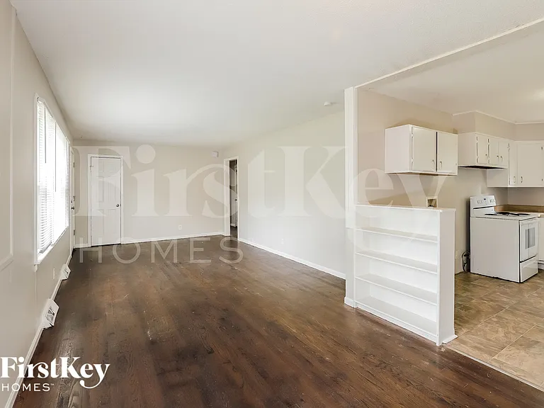 1403 NE 67th Pl — Photo 5