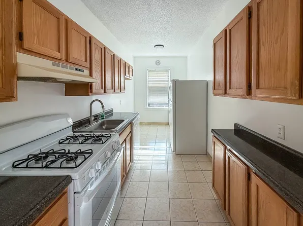 36 Duncan Avenue image 9 of 31