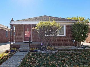 7258 Helen St, Center Line, MI 48015