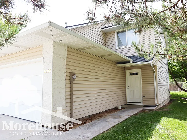 5505 S Adonis Pl — Photo 2