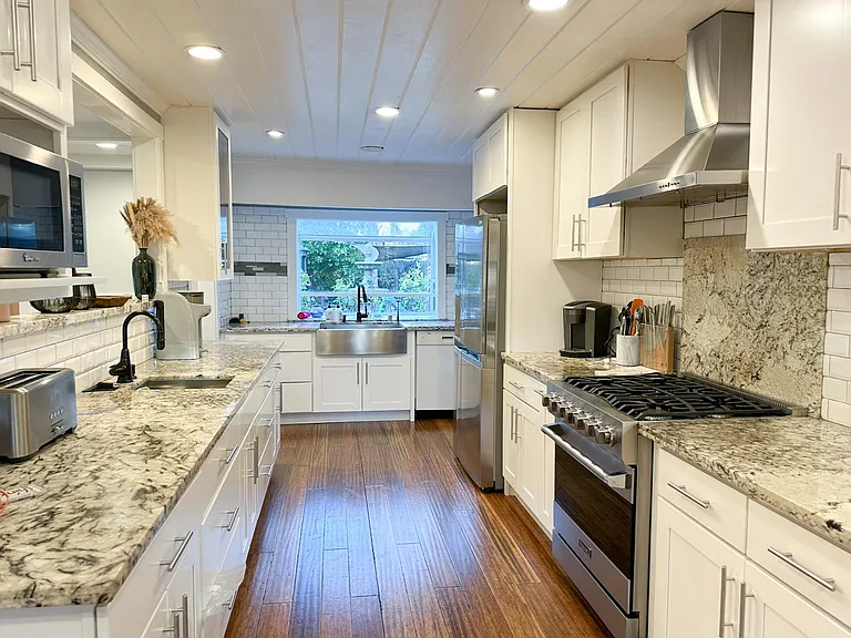 1181 Camino Tassajara — Photo 3