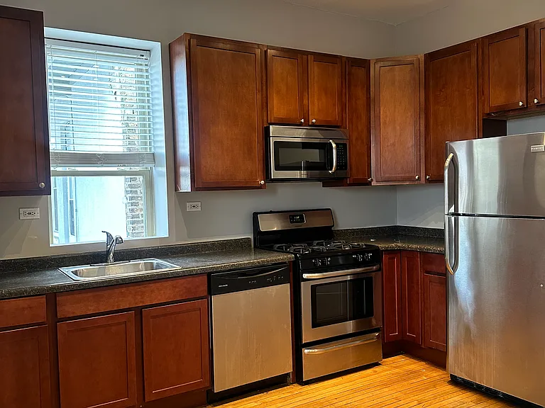 3345 N Troy St #3 — Photo 9